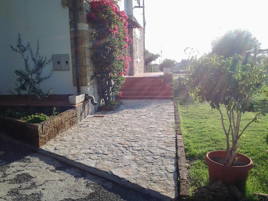Al Sole Di Pula Bed & Breakfast ภายนอก รูปภาพ