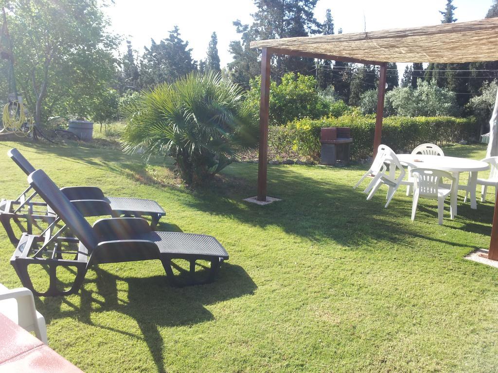 Al Sole Di Pula Bed & Breakfast ภายนอก รูปภาพ