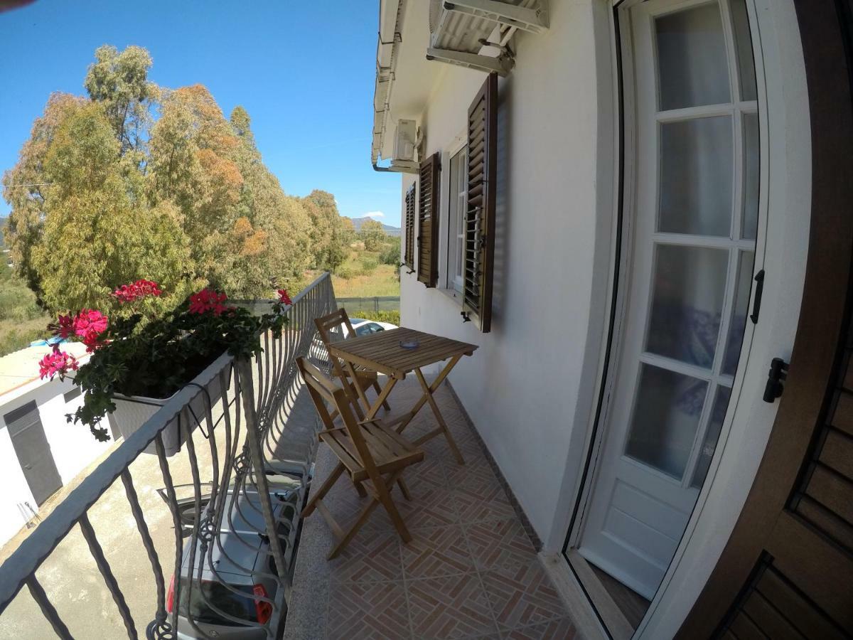 Al Sole Di Pula Bed & Breakfast ภายนอก รูปภาพ